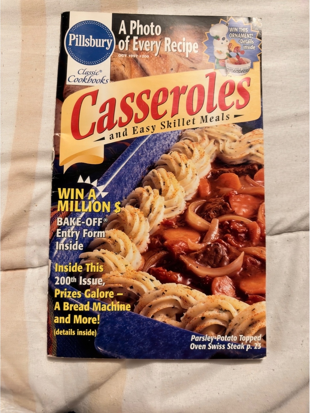 Pillsbury Classic Cookbooks: Casseroles and Easy Skillet Meals Magazine